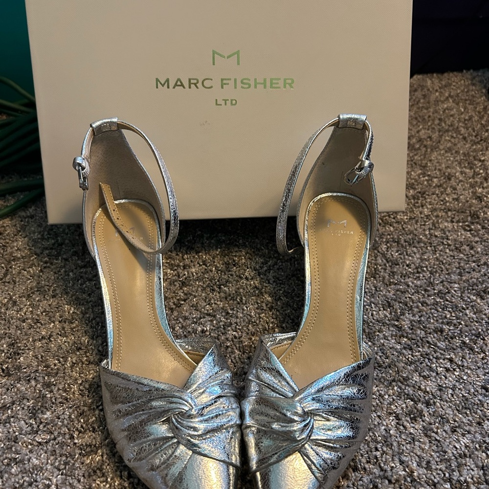 Marc Fisher Metallic Silver Knot Heels